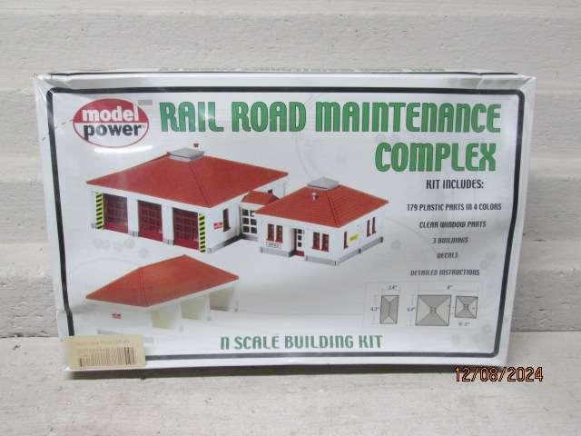 N SCALE - MODEL POWER - RAILROAD MAINTENANCE COMPLEX - BOXED