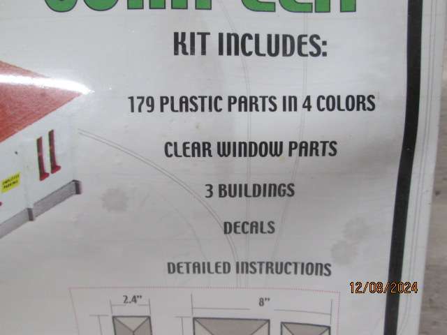 N SCALE - MODEL POWER - RAILROAD MAINTENANCE COMPLEX - BOXED