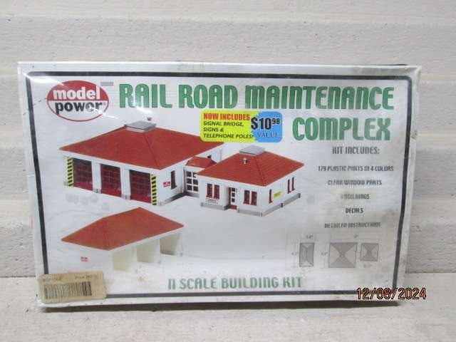 N SCALE - MODEL POWER - RAILROAD MAINTENANCE COMPLEX - BOXED
