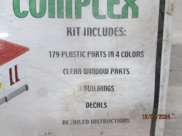 N SCALE - MODEL POWER - RAILROAD MAINTENANCE COMPLEX - BOXED