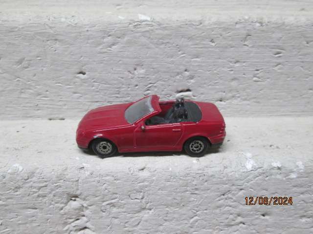 DIE CAST - MAISTO - MERCEDES BENZ230