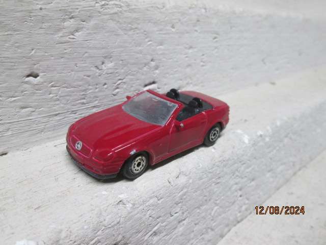 DIE CAST - MAISTO - MERCEDES BENZ230