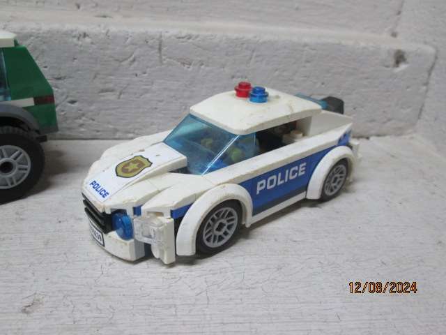 LEGO - MODELS - X2 - LANDROVER + POLICE CAR