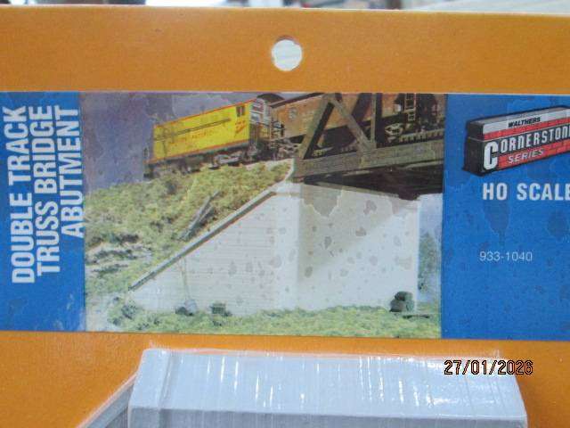 HO SCALE -WALTHERS - DOUBLE TRACK TRUSS BRIDGE ABUTMENT - BOXED