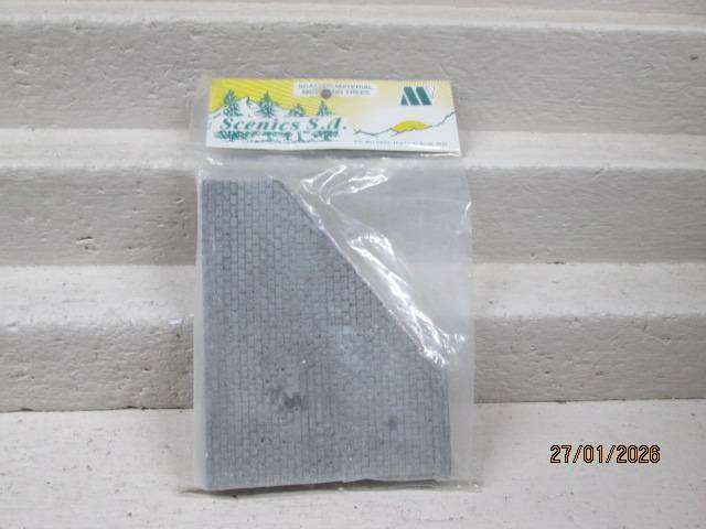 HO SCALE -SCENICS SA - TUNNEL/BRIDGE ABUTMENT/SIDES - BOXED