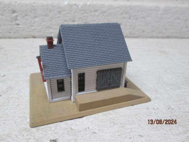 N SCALE - LIFE LIKE - COUNTRY STORE