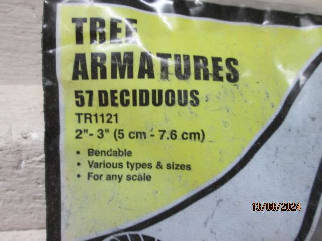 HO SCALE - WOODLANDS SCENICS - X57 DECIDUOUS TREES - BOXED