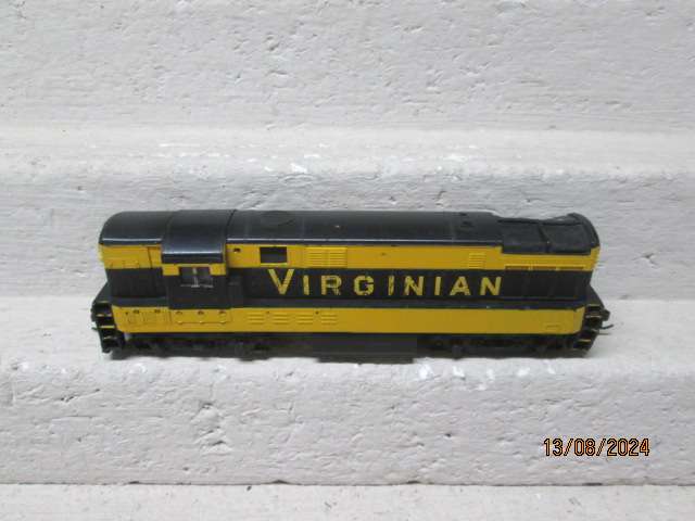 HO SCALE - BACHMANN - VIRGINIAN DIESEL LOCOMOTIVE -