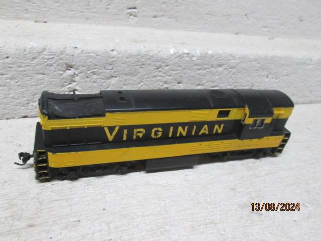 HO SCALE - BACHMANN - VIRGINIAN DIESEL LOCOMOTIVE -