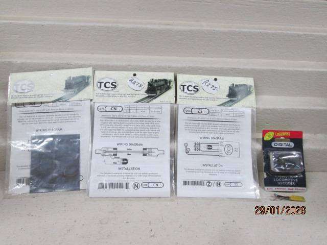 HO SCALE - DCC - TCS - DECODERS - X3 - BOXED