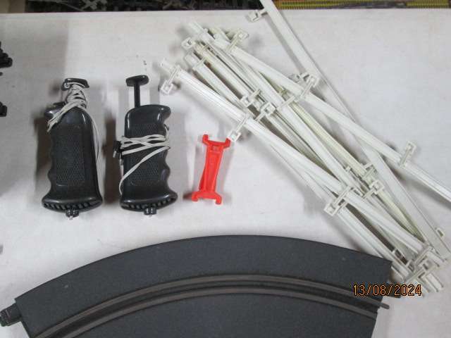 1:32 SCALE - POLYSTIL TRACK WITH X2 CARS