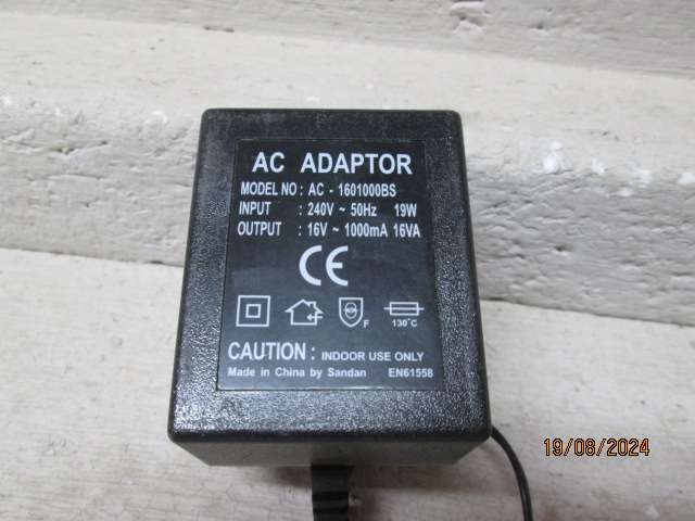 HO / OO SCALE - BACHMANN - TRANSFORMER + CONTROLLER