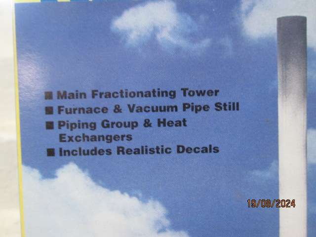 N SCALE - WALTHERS - NORTH ISLAND REFINERY - BOXED