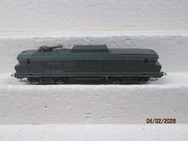 HO SCALE - LIMA - SNCF - DARK GREEN ELECTRIC LOCOMOTIVE