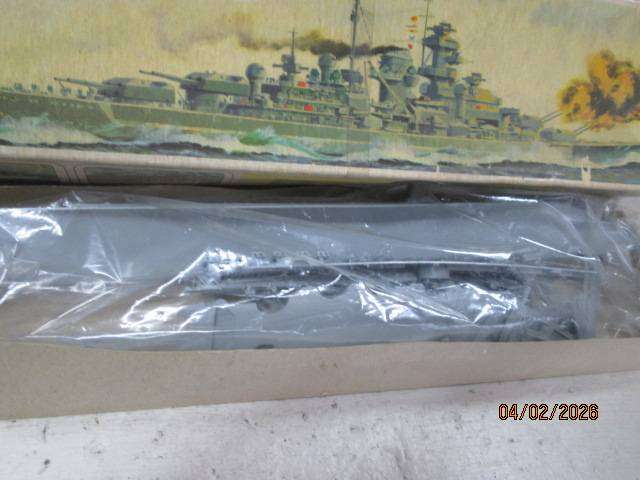 AIRFIX MODEL - BISMARK 600TH SCALE - MILITARY SHIP - KIT BOXED