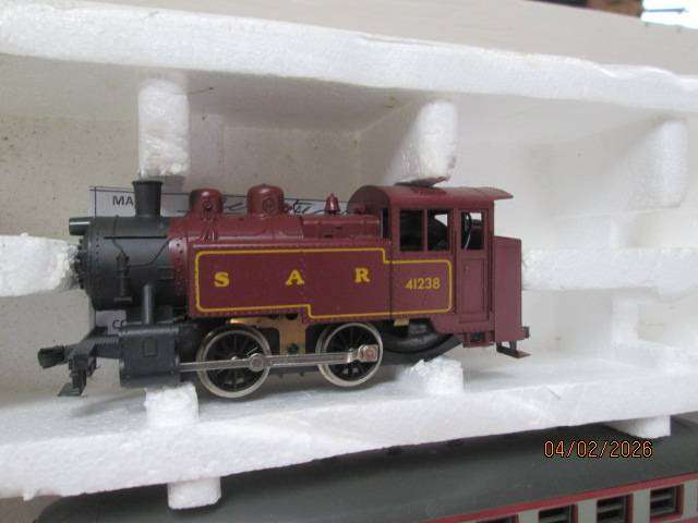 HO SCALE - LIMA - SAR - ORANGE EXPRESS - TRAIN SET - BOXED