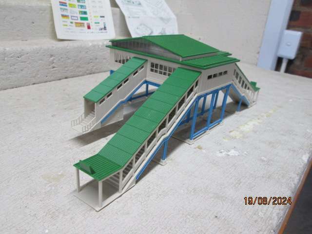 N SCALE - KATO - OVERHEAD STATION