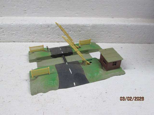 HO / OO - LIMA - LEVEL CROSSING