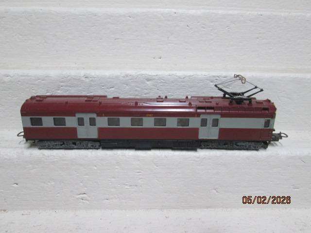 HO SCALE - LIMA - SAR - POWERED SUB-URBAN LOCOMOTIVE - BOXED