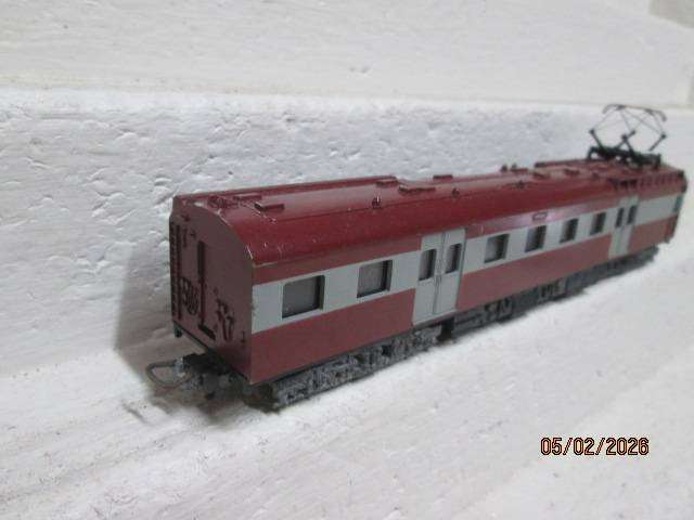 HO SCALE - LIMA - SAR - POWERED SUB-URBAN LOCOMOTIVE - BOXED