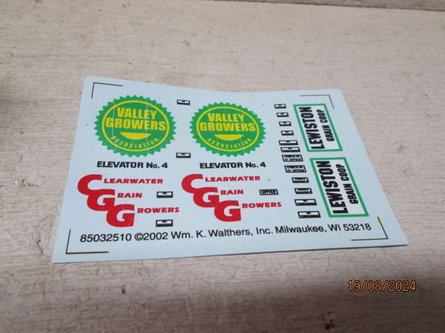 N SCALE - WALTHERS - VALLEY GROWERS ASSOCIATION - BOXED