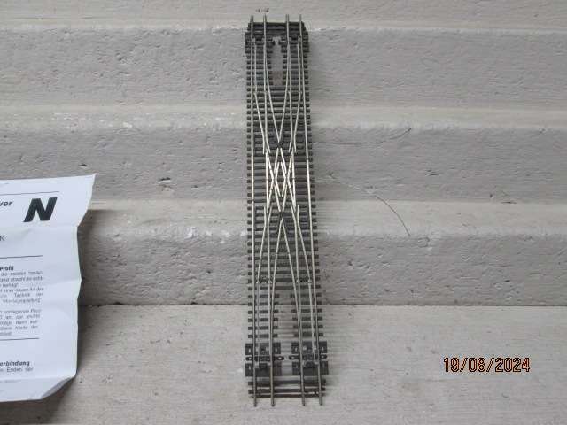 N SCALE - PECO - ELECTRO FROG SCISSORS CROSSOVER