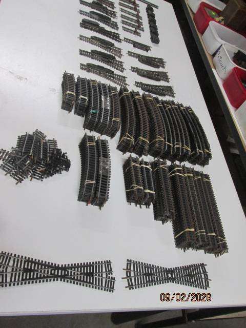 HO / OO SCALE- LIMA - LARGE AMOUNT OF TRACK (X2 BEER BOXES) X273 PIECES