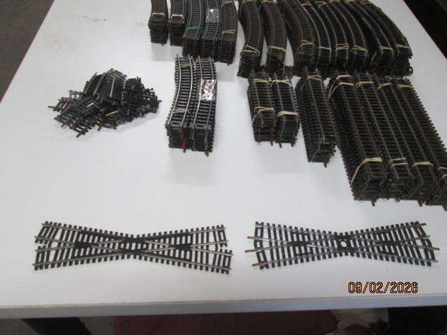 HO / OO SCALE- LIMA - LARGE AMOUNT OF TRACK (X2 BEER BOXES) X273 PIECES