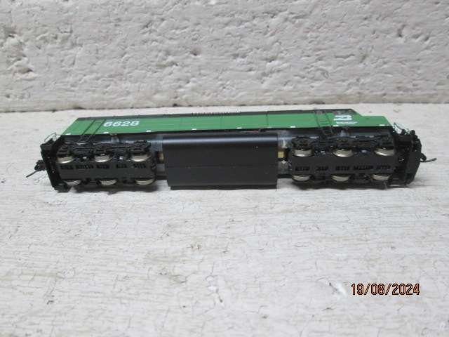 N SCALE - ATHEARN - EMD F45 BURLINGTON DIESEL LOCOMOTIVE- BOXED - DCC SOUND