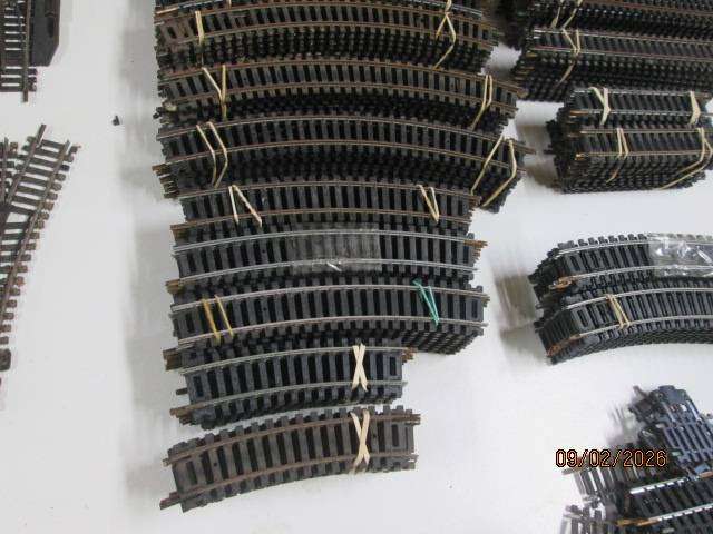 HO / OO SCALE- LIMA - LARGE AMOUNT OF TRACK (X2 BEER BOXES) X273 PIECES
