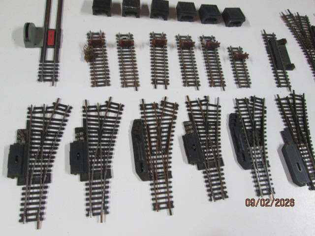 HO / OO SCALE- LIMA - LARGE AMOUNT OF TRACK (X2 BEER BOXES) X273 PIECES