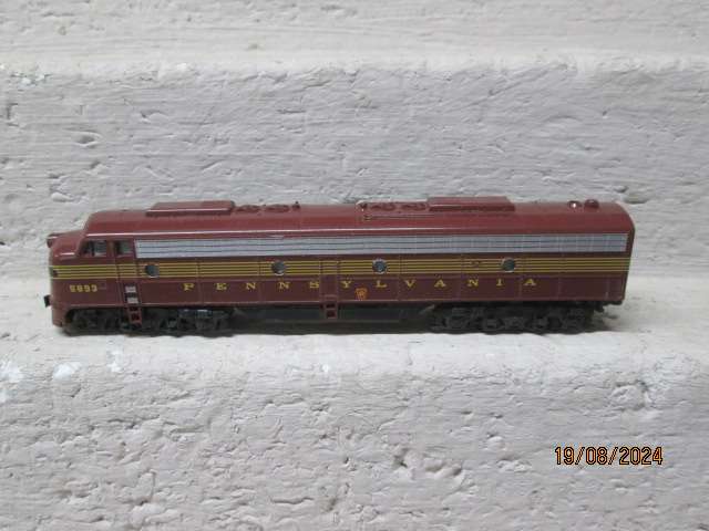 N SCALE - KATO - E8-9A PPR DIESEL LOCOMOTIVE - BOXED