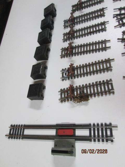 HO / OO SCALE- LIMA - LARGE AMOUNT OF TRACK (X2 BEER BOXES) X273 PIECES