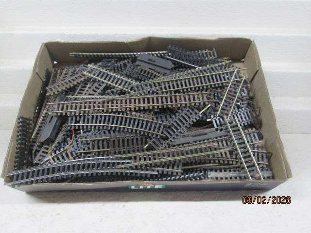 HO / OO SCALE- X1 BEER BOX OF SCRAP TRACK