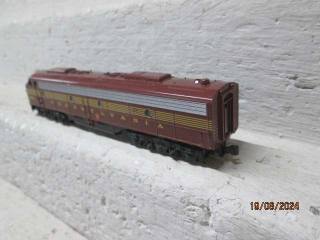 N SCALE - KATO - E8-9A PPR DIESEL LOCOMOTIVE - BOXED