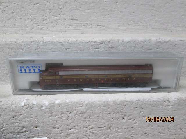N SCALE - KATO - E8-9A PPR DIESEL LOCOMOTIVE - BOXED