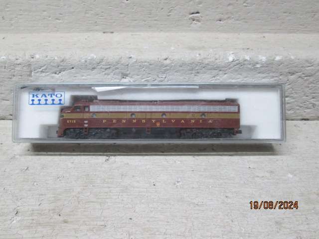 N SCALE - KATO - E8-9A PPR DIESEL LOCOMOTIVE - BOXED
