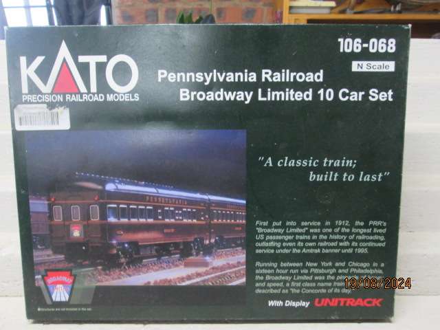 N SCALE - KATO - PENSYLVANNIA PASSENGER COACH SET OF X10  BOXED