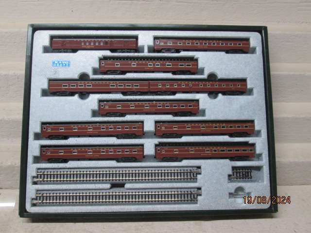 N SCALE - KATO - PENSYLVANNIA PASSENGER COACH SET OF X10  BOXED