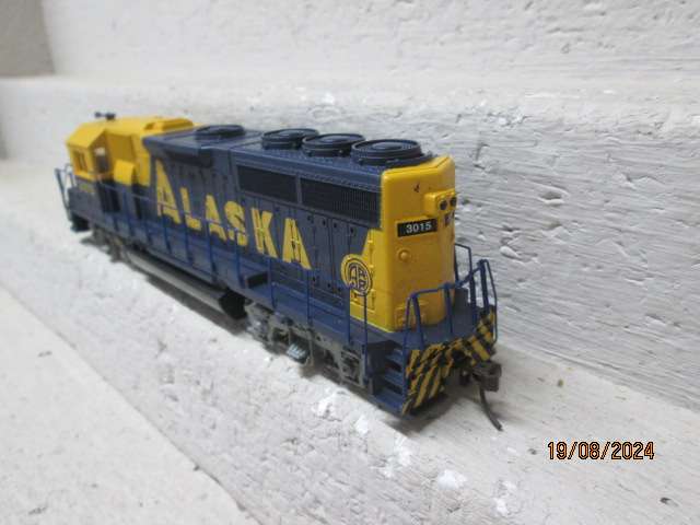 HO SCALE - BACHMANN - ALASKA DIESEL LOCOMOTIVE