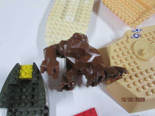 LEGO BLOCKS - LARGE AMOUNT (X2 BEER BOXES)