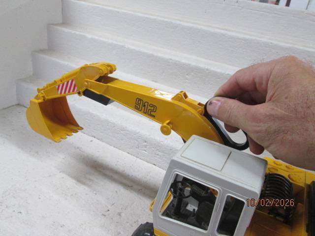 1: 16 SCALE - BRUDER - WHEELED EXCAVATOR -  Liebherr Power Shovel