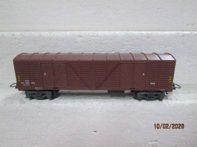 HO SCALE - LIMA - SAR - BROWN OZ BOX CAR - BOXED