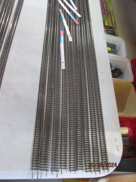 N SCALE - PECO - NICKLE SILVER FLEXI TRACK - X18 PIECES - BOXED