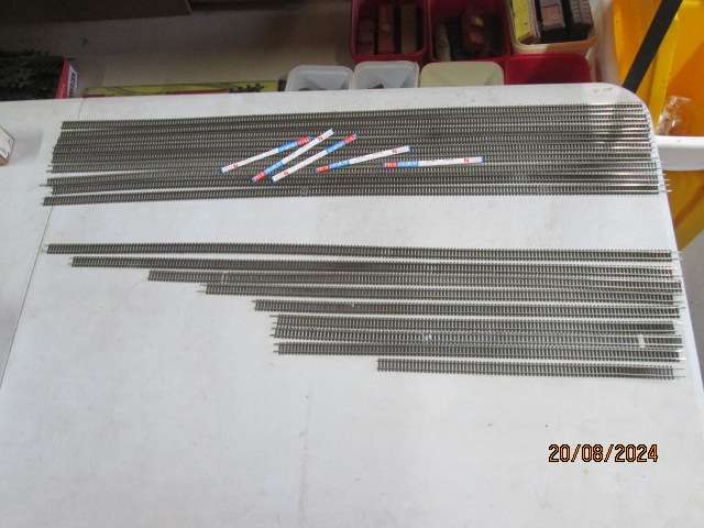 N SCALE - PECO - NICKLE SILVER FLEXI TRACK - X18 PIECES - BOXED