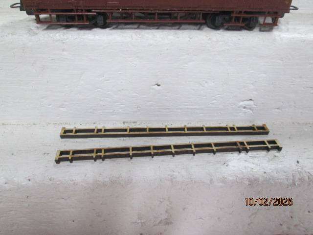 HO SCALE - LIMA - SAR - V8 GAURDS VAN - BOXED