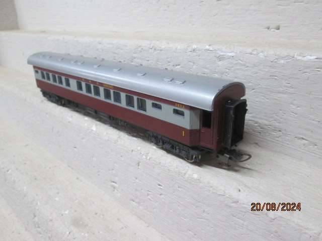 HO SCALE - LIMA - SAR - TRANSKAROO 1ST CLASS COACH - BOXED