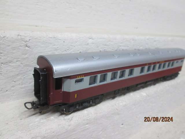HO SCALE - LIMA - SAR - TRANSKAROO 1ST CLASS COACH - BOXED