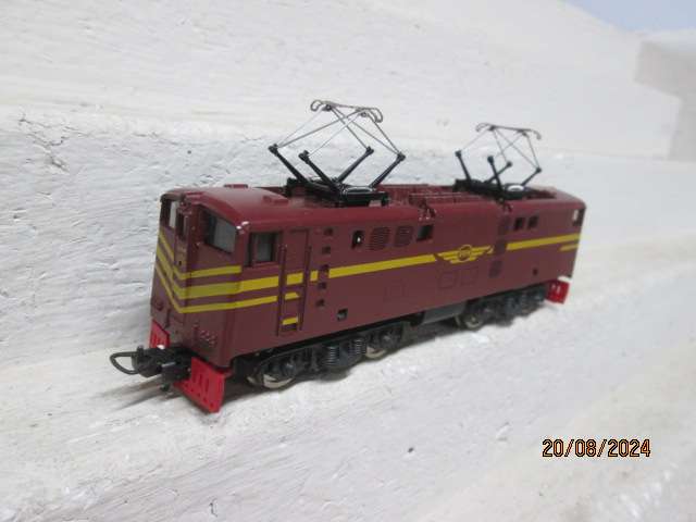 HO SCALE - LIMA - SAR - BROWN 5E ELECTRIC LOCOMOTIVE - BOXED