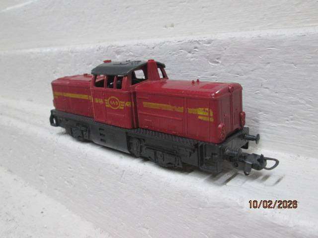 HO SCALE- LIMA - SAR - BROWN DIESEL LOCOMOTIVE - DUMMY